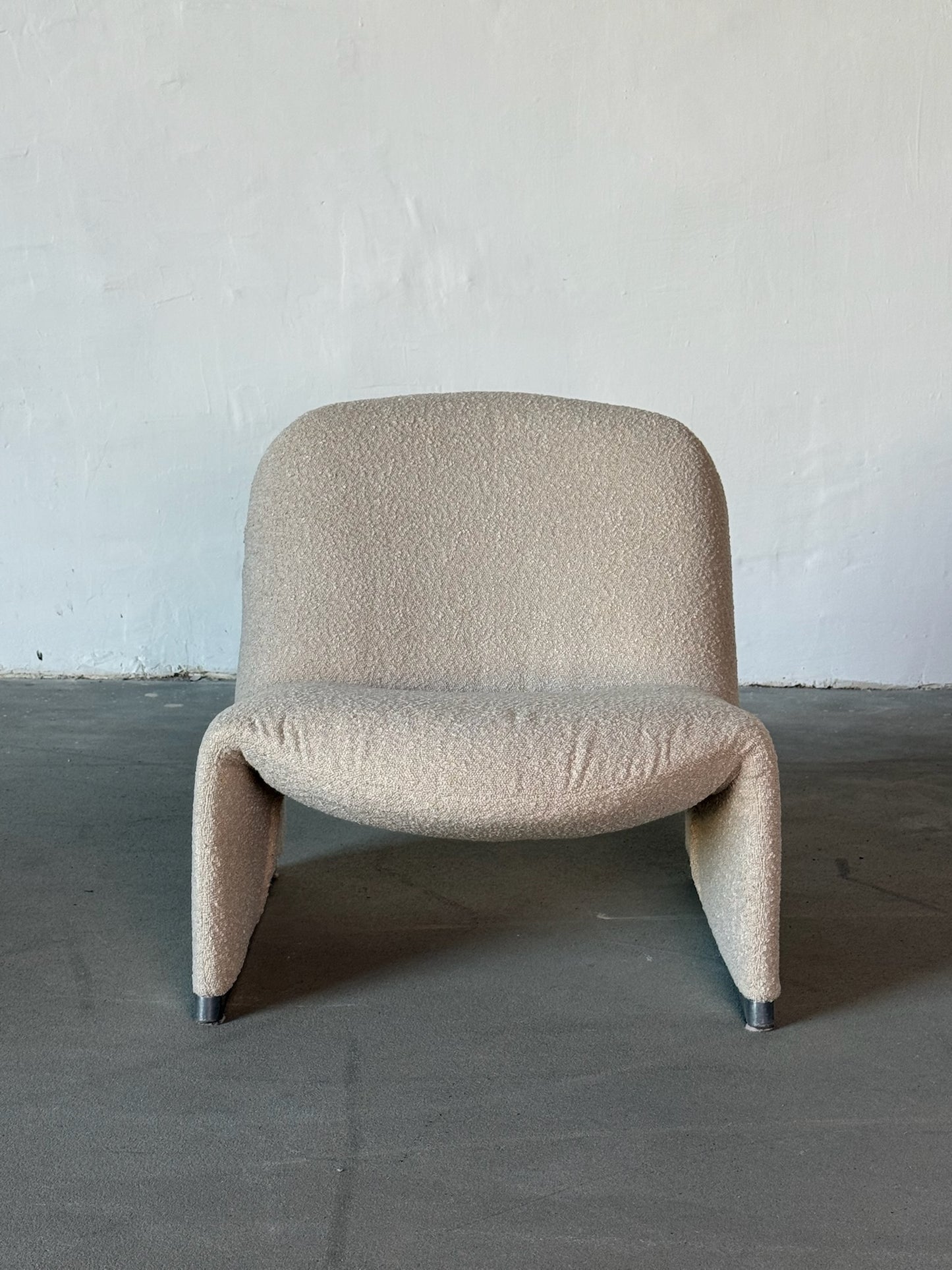 ALKY bouclé chair