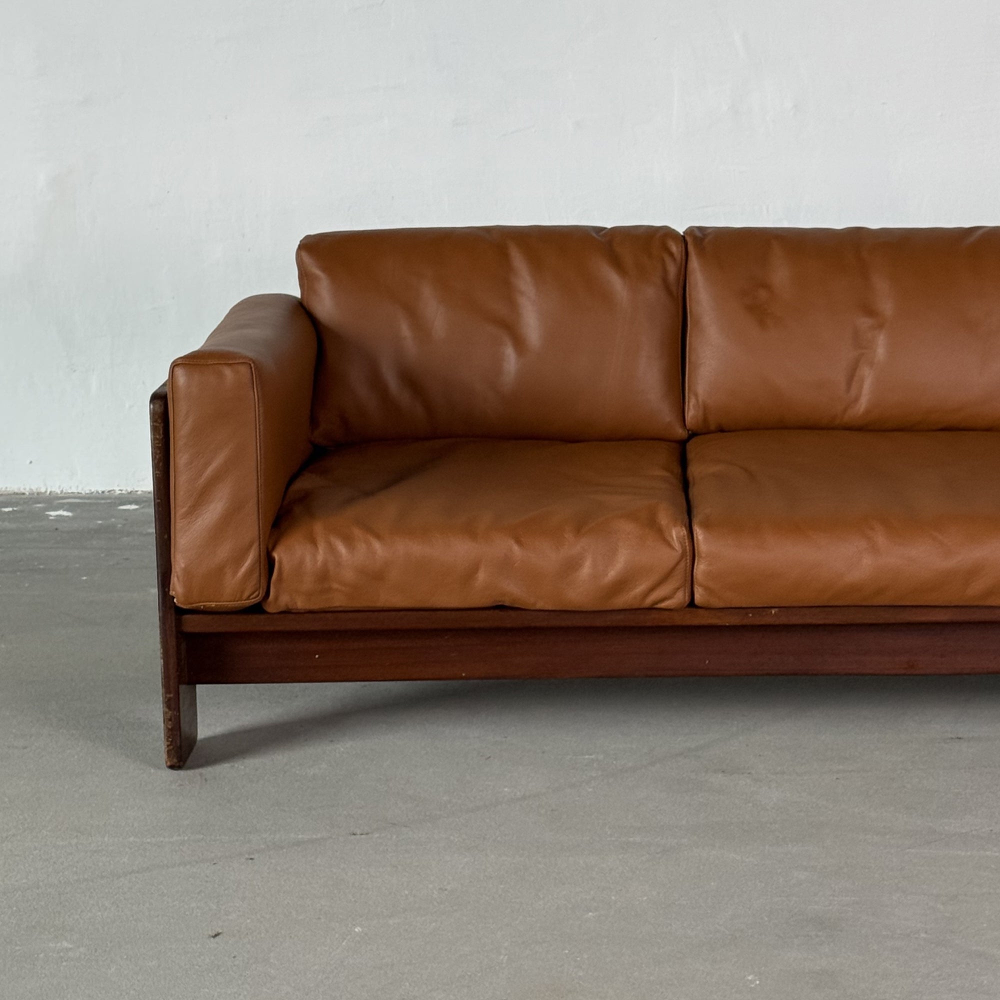 BASTIANO cognac leather sofa