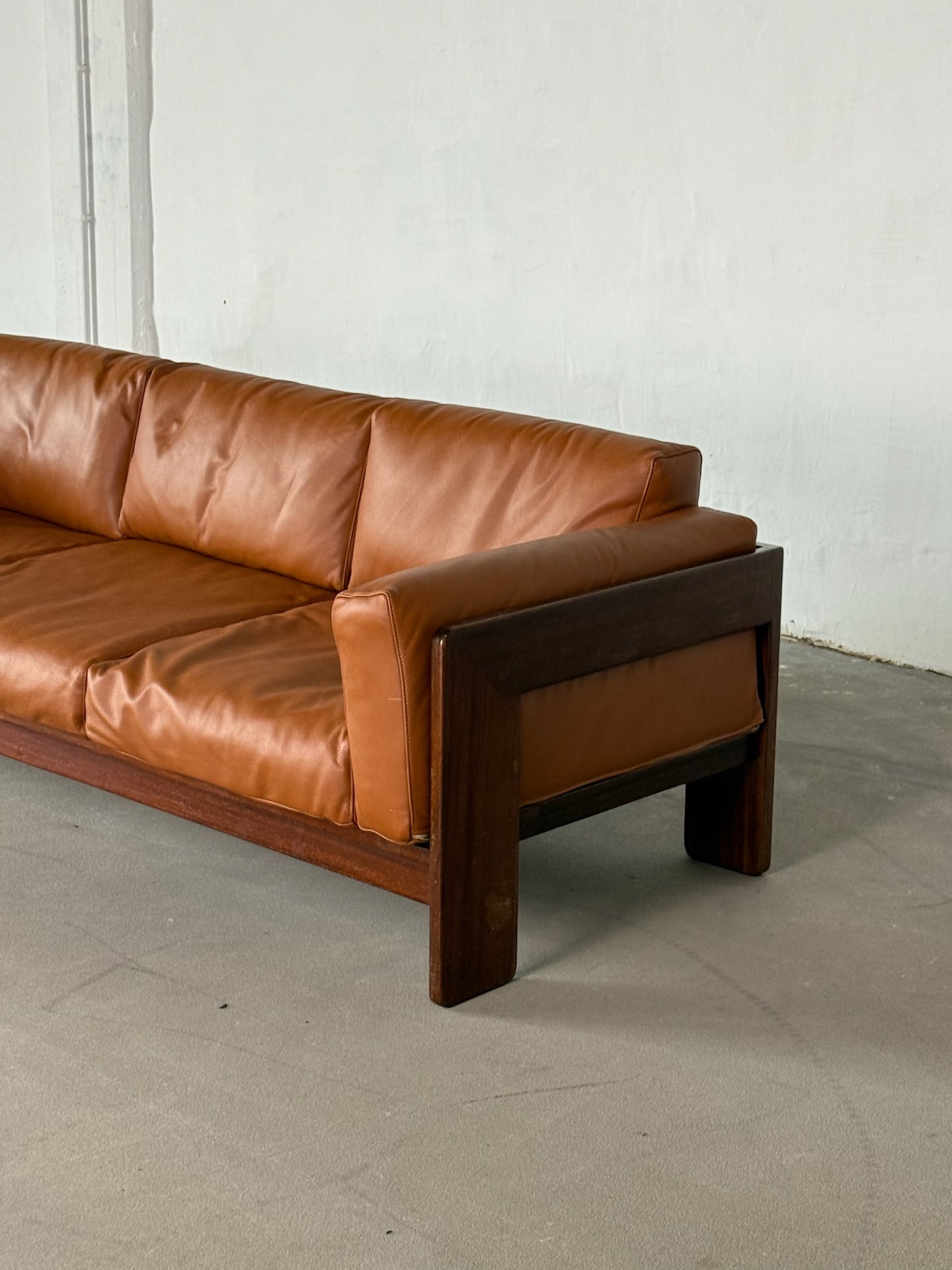 BASTIANO cognac leather sofa