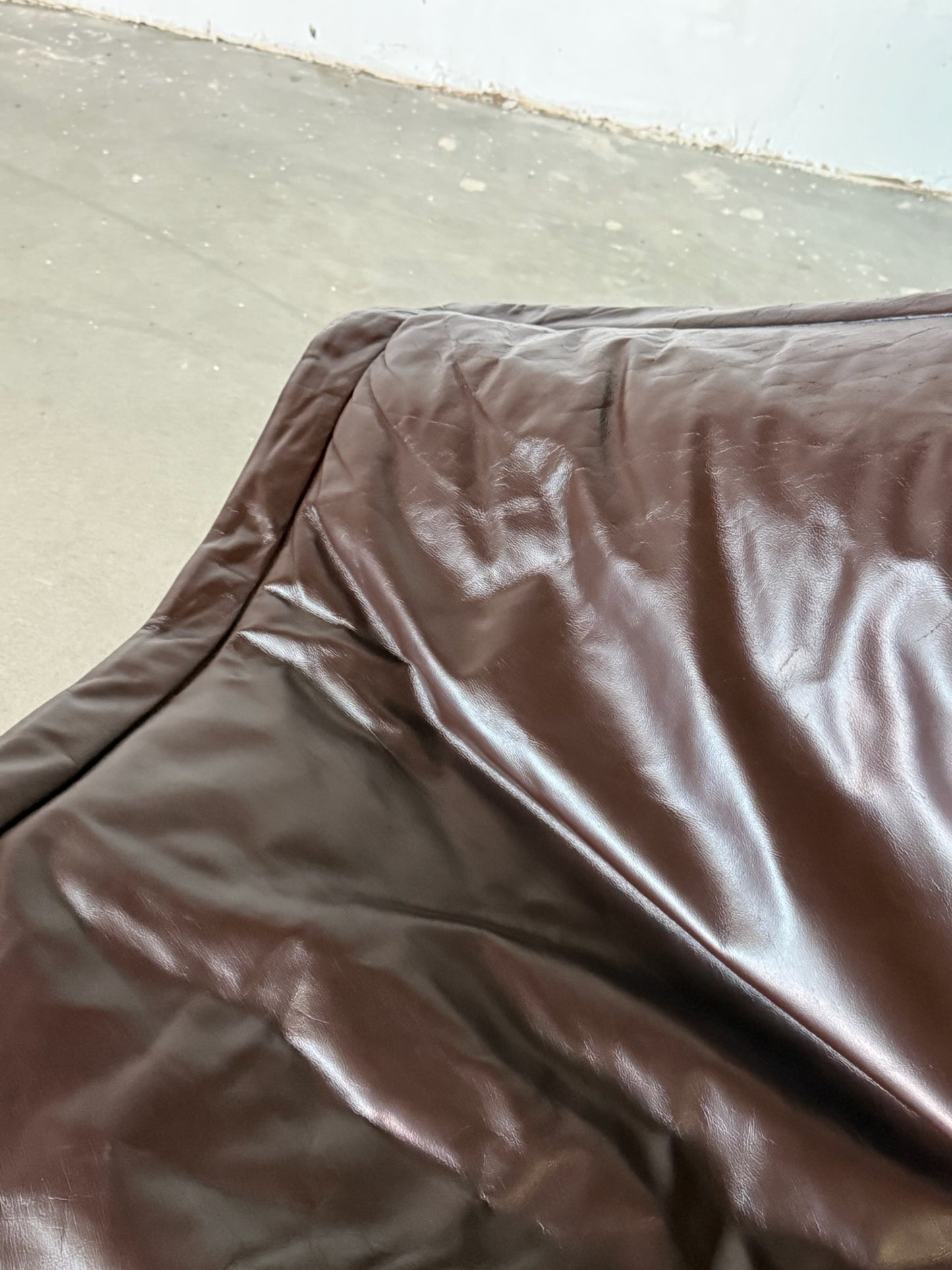 FLYING CARPET brown lounge chair