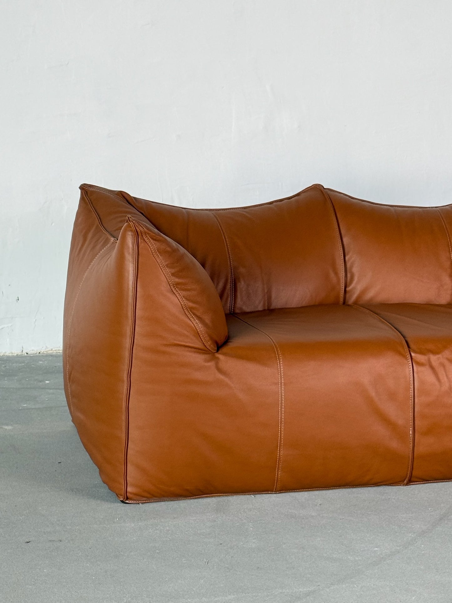 LE BAMBOLE caramel leather sofa