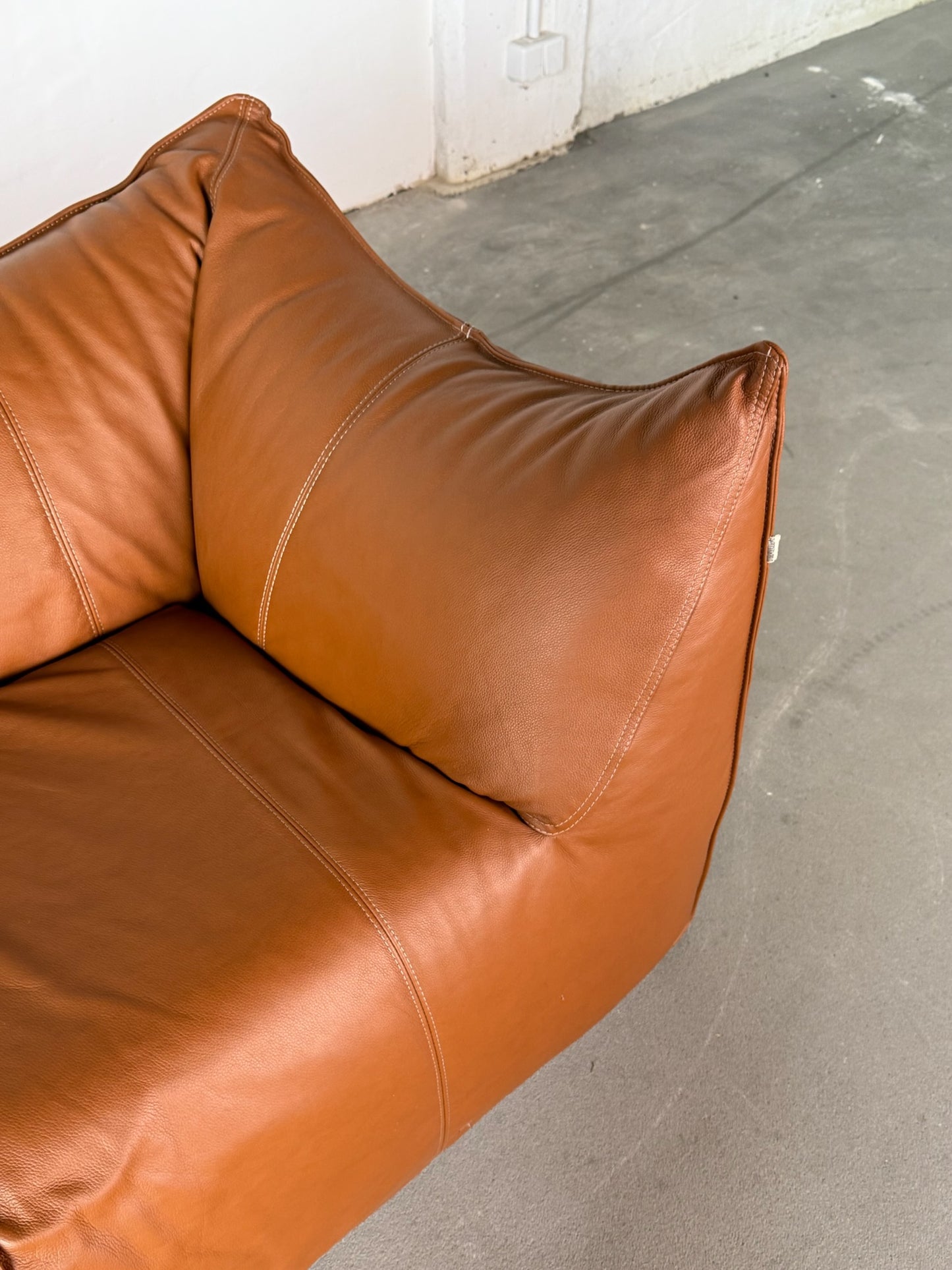 LE BAMBOLE caramel leather sofa