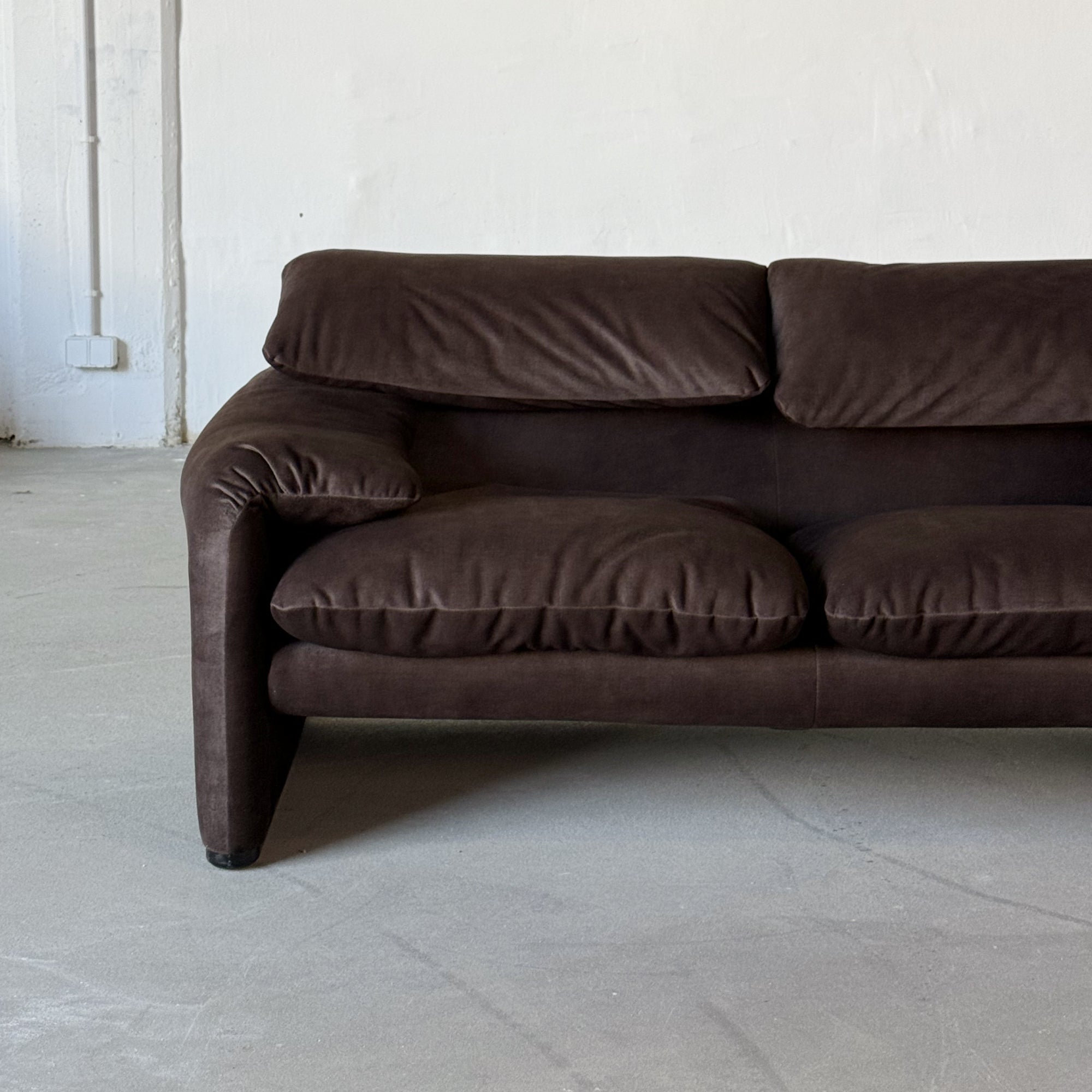 MARALUNGA brown velvet sofa