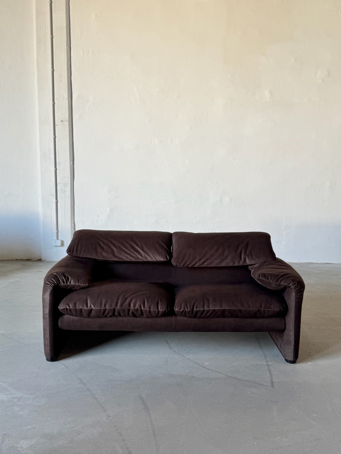 MARALUNGA brown velvet sofa