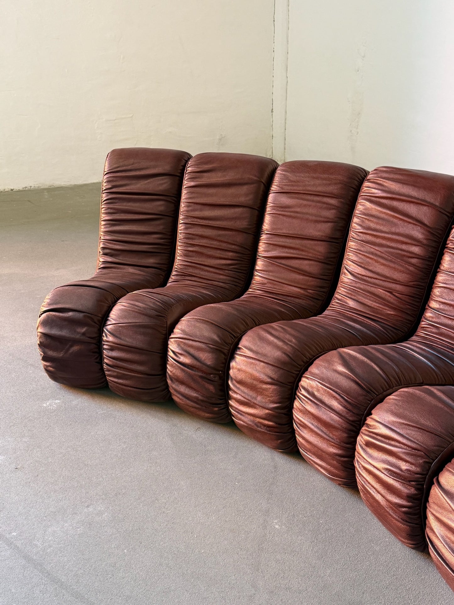 SNAKE leather modular sofa