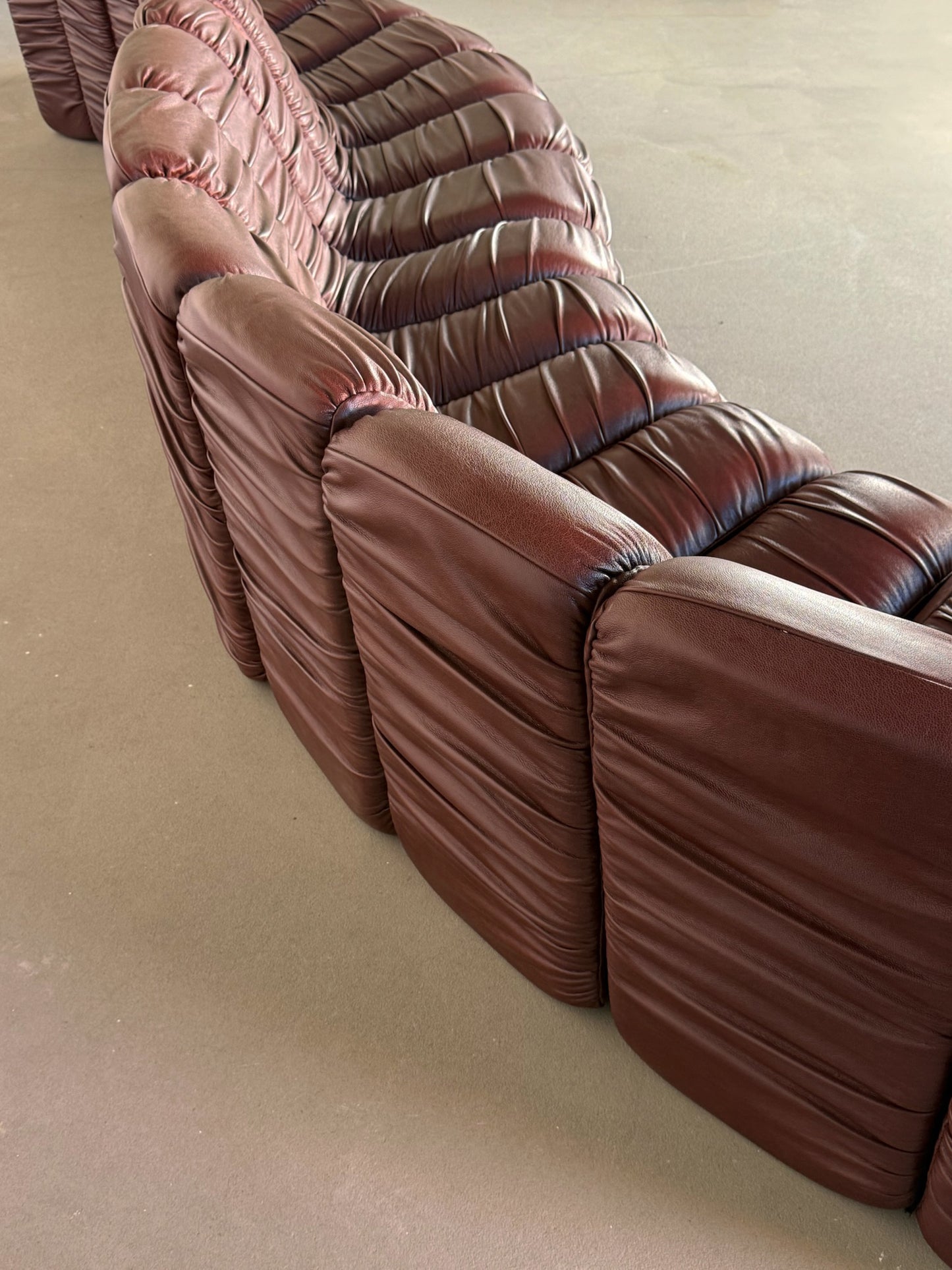 SNAKE leather modular sofa