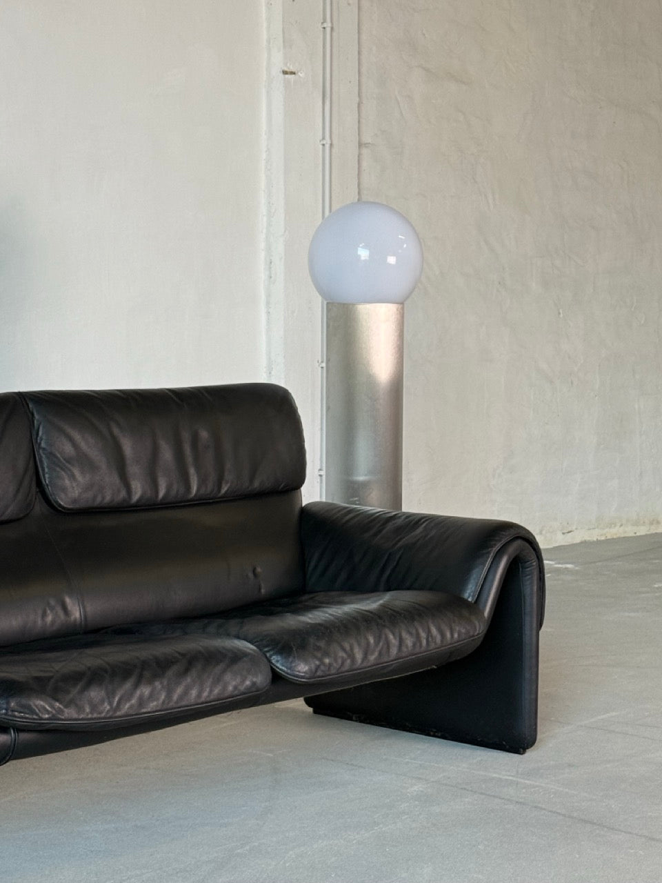 SPACE stainless steel lamp