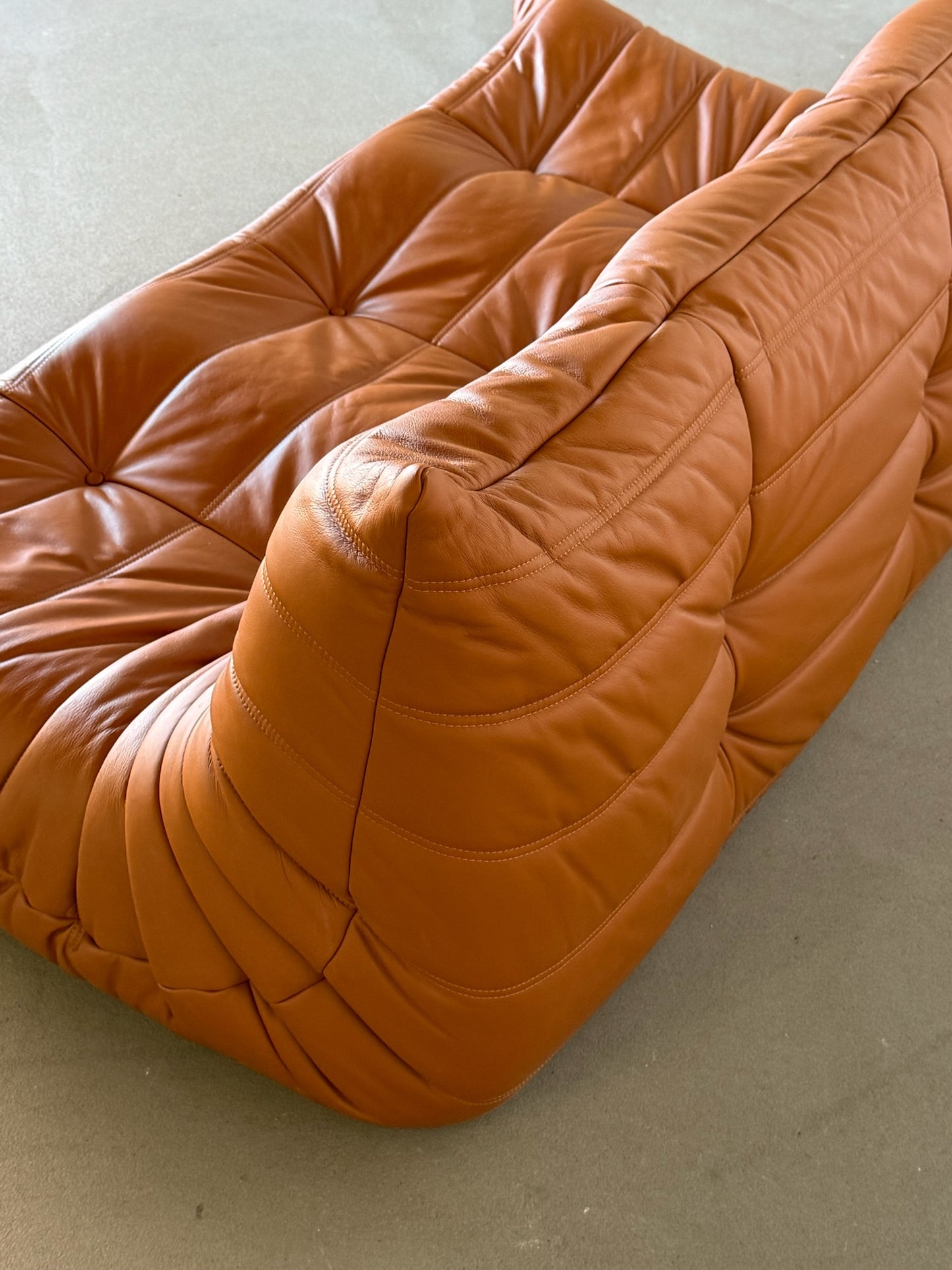 TOGO caramel leather sofa