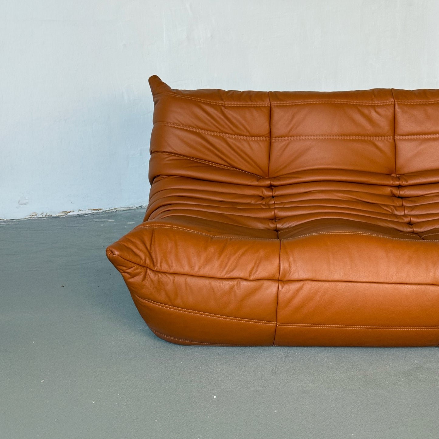 TOGO caramel leather sofa