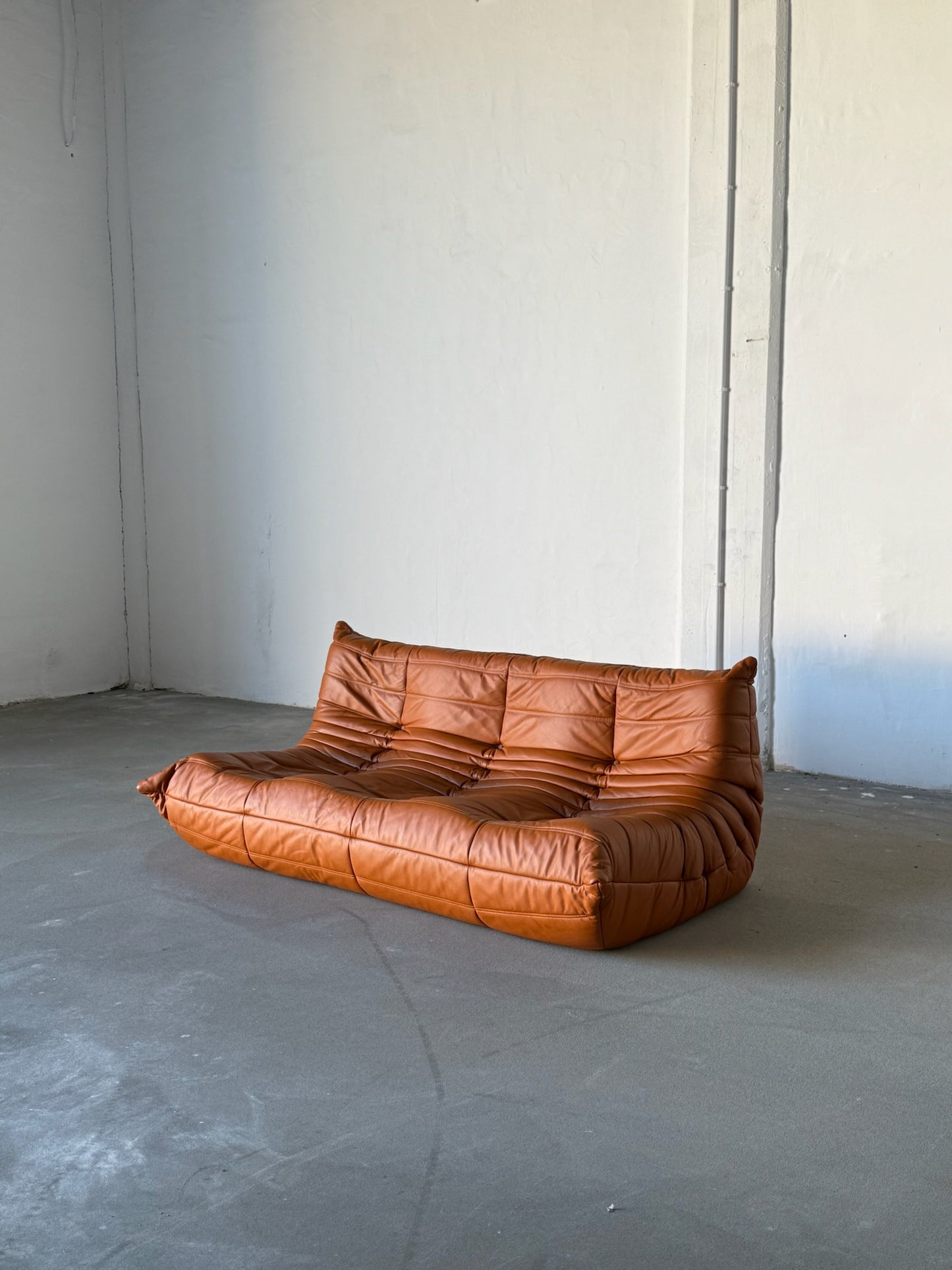 TOGO caramel leather sofa
